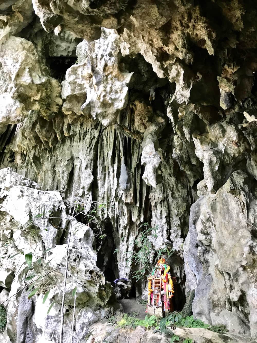 khao sok cave