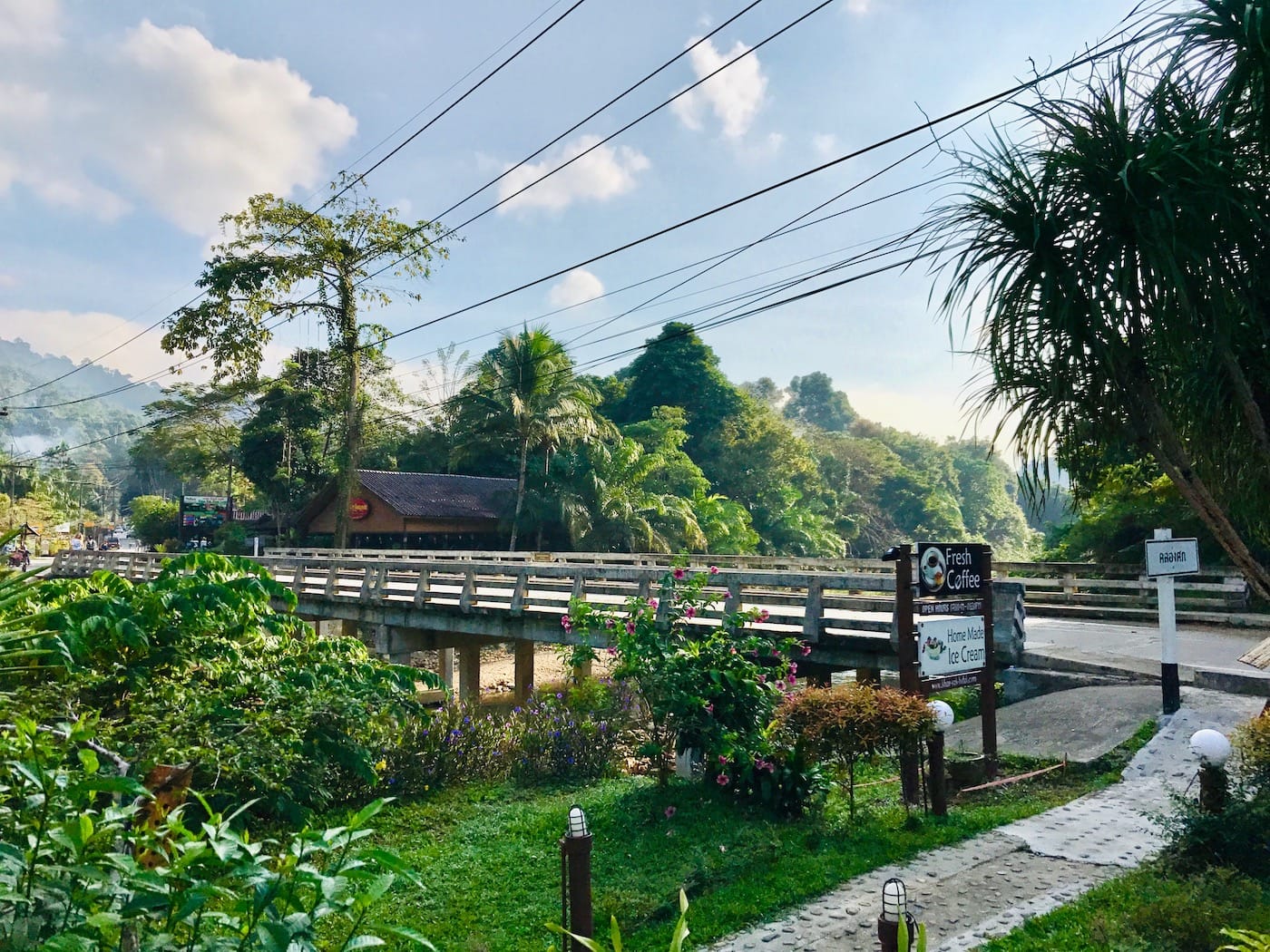 where to stay in khao sok